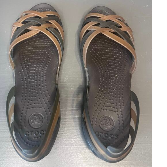 Crocs Women’s Isabella Sandals Sz 6 Brown Gold  Strappy Flat Huarache Vacation - Picture 2 of 8